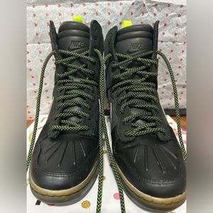 Nike Women's Nike Dunk Sky Hi 2.0
Sneakerboot